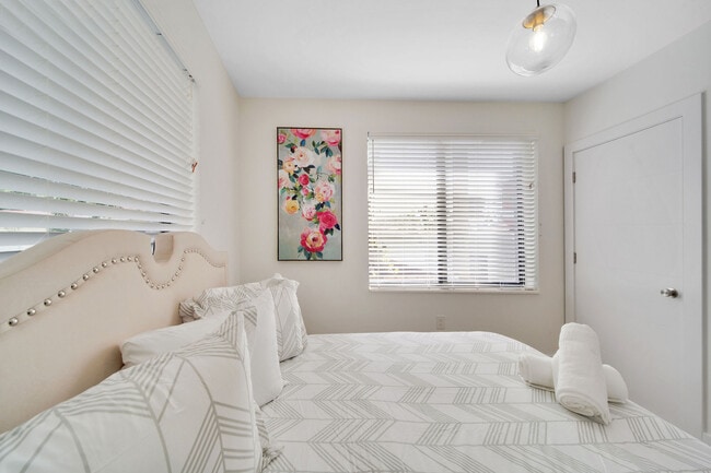 2166 SW 14th Terrace in Miami, FL - Building Photo - Building Photo