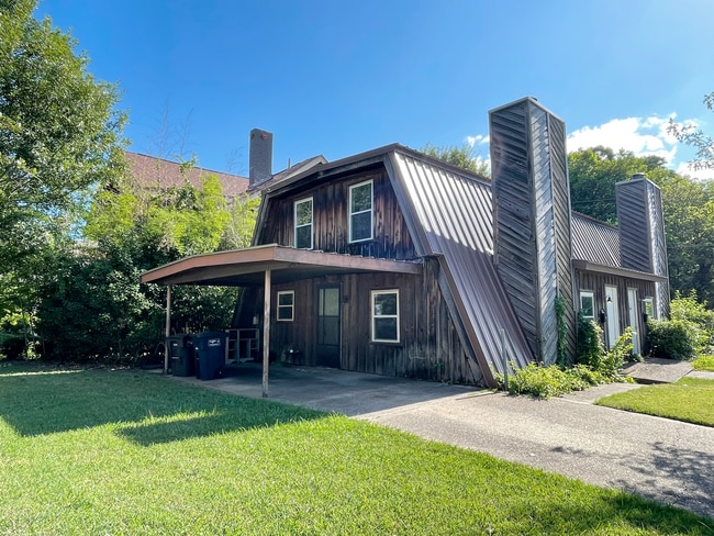 1100 W Morphy St in Fort Worth, TX - Building Photo - Building Photo