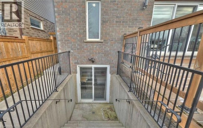 6045 Ernest Cres in Niagara Falls, ON - Building Photo - Building Photo