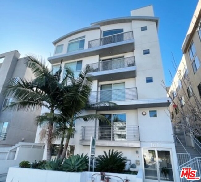 1611 S Beverly Glen Blvd, Unit 4A