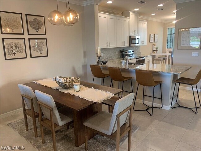 9433 Benvenuto Ct in Naples, FL - Foto de edificio - Building Photo