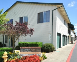 Emerald Pointe Apartments in Gresham, OR - Foto de edificio - Building Photo