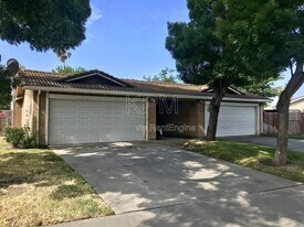 7409 Village Green Dr in Stockton, CA - Building Photo