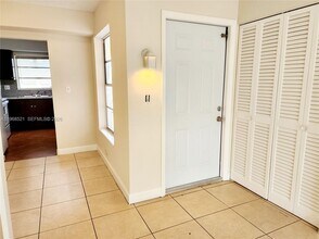 7368 SW 82nd St, Unit E216 in Miami, FL - Building Photo - Building Photo
