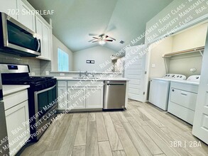 702 Shorleaf in San Antonio, TX - Building Photo - Building Photo