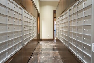 7 Riverway Dr in Houston, TX - Foto de edificio - Building Photo