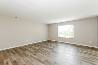 302 Brookview Dr in Brownsburg, IN - Building Photo - Building Photo