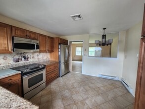 341B Canterbury Ct in Lakewood, NJ - Building Photo - Building Photo