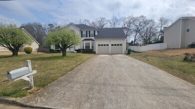 1614 Duren Fields Way in Lithonia, GA - Foto de edificio - Building Photo