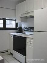 46 Harvard St, Unit 2 in Brookline, MA - Building Photo