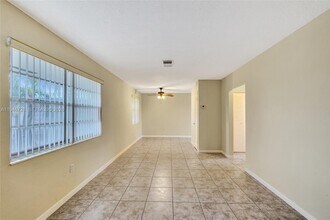 111 SE 4th Ave in Hallandale Beach, FL - Building Photo - Building Photo