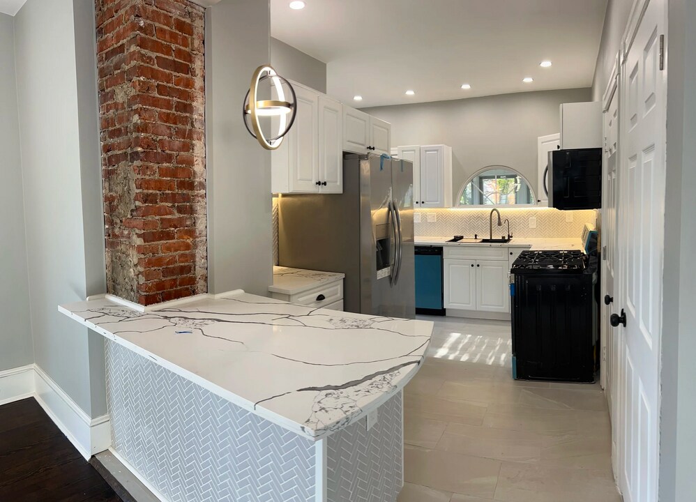 72 Delaware Ave in Penns Grove, NJ - Foto de edificio