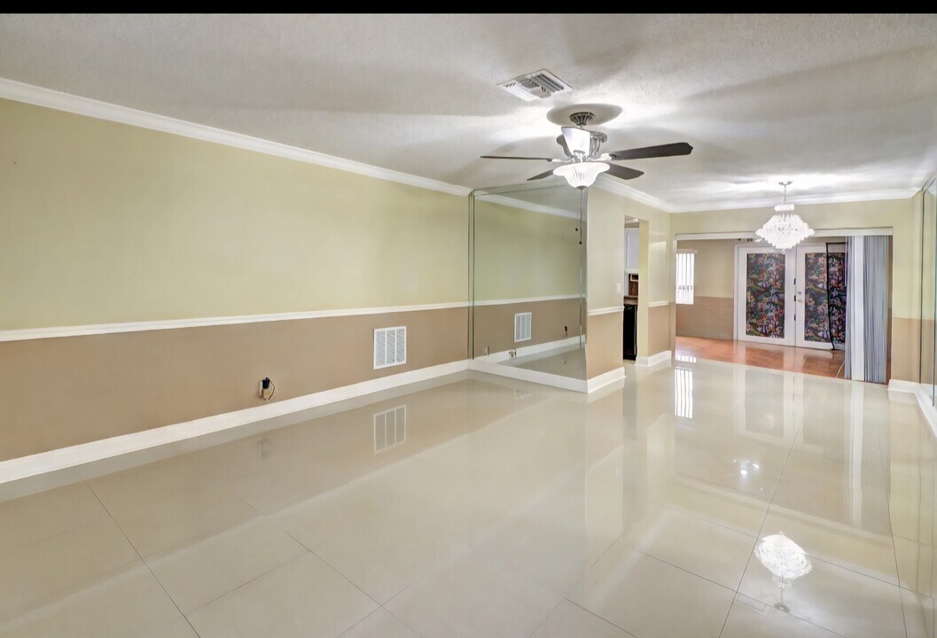 2933 NW 48th St in Fort Lauderdale, FL - Building Photo