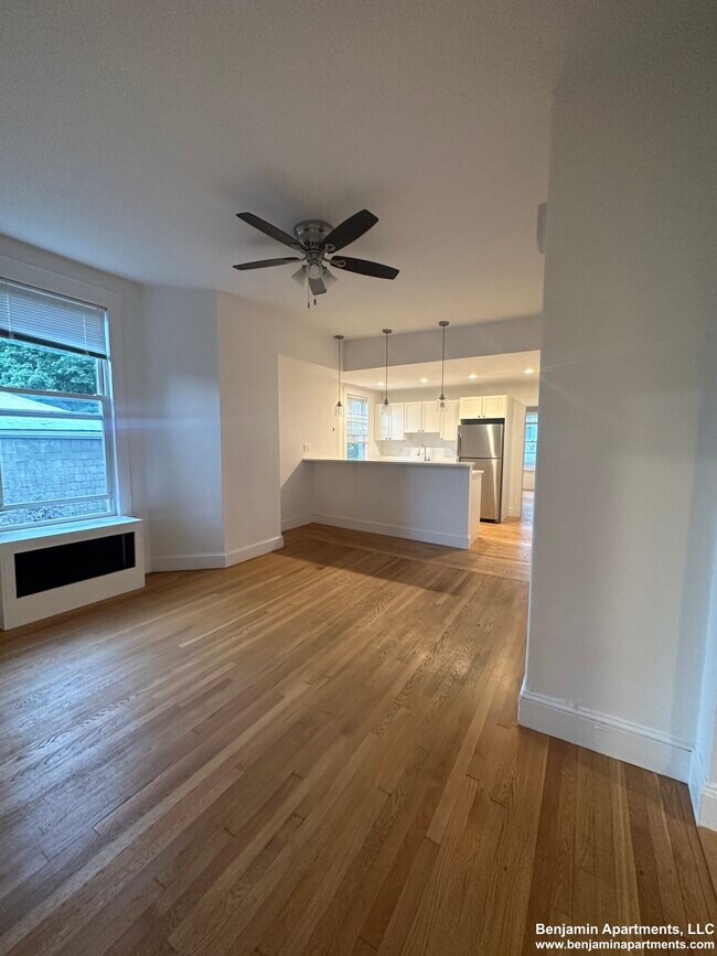 38 Newton St, Unit 2