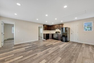 364 Dogwood Rd W in Mastic Beach, NY - Building Photo - Building Photo