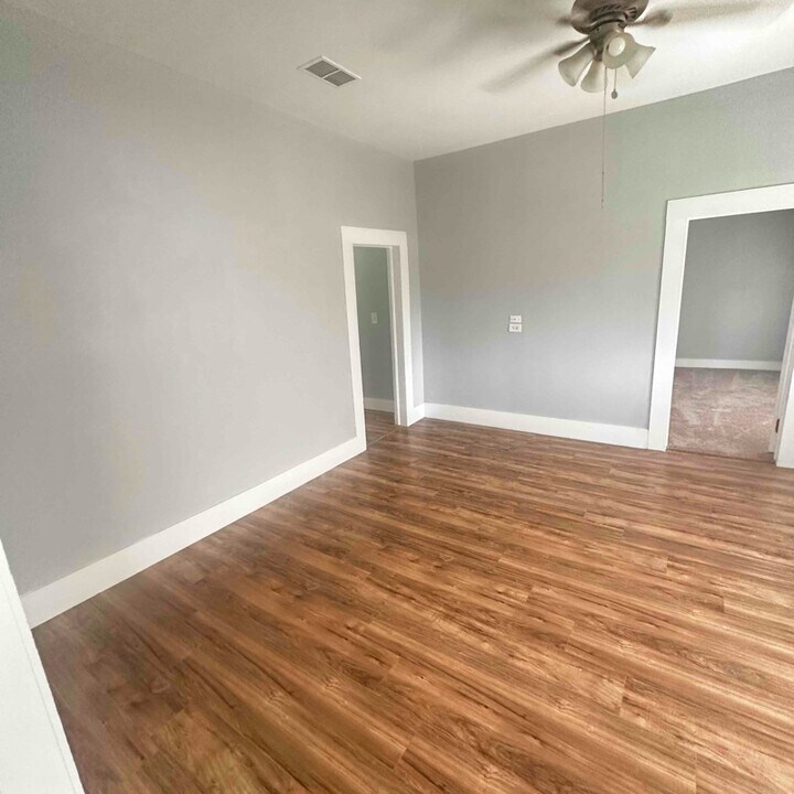 35722 TX-87 in Buna, TX - Building Photo