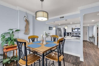 2001 S Ocean Blvd in Myrtle Beach, SC - Foto de edificio - Building Photo