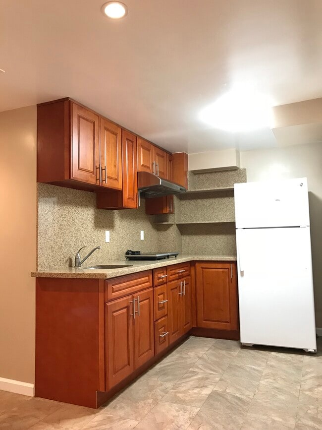 271 Westridge Ave, Unit Inlaw in Daly City, CA - Building Photo - Building Photo