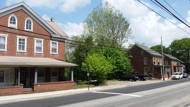 96 Main St in Schwenksville, PA - Building Photo - Building Photo