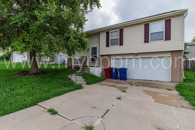 8115 N 153rd Ave in Bennington, NE - Building Photo - Building Photo