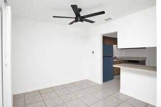 4403 S Semoran Blvd in Orlando, FL - Building Photo - Building Photo