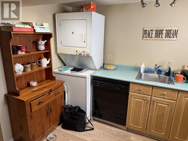 125 Innisfil St in Barrie, ON - Building Photo - Building Photo