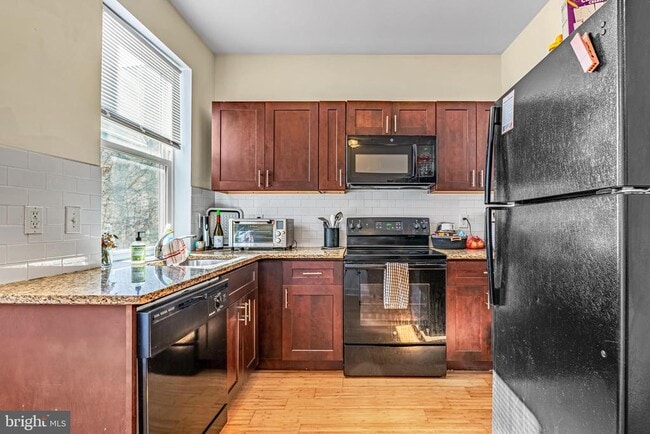 property at 1724 Monument St
