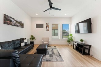 2341 Eagle St in Houston, TX - Building Photo - Building Photo