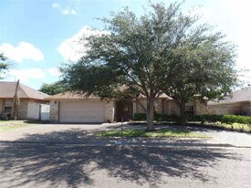 91 Live Oak Ave in Laredo, TX - Building Photo