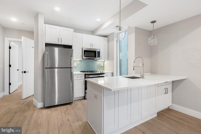 1144 Frankford Ave in Philadelphia, PA - Building Photo - Building Photo