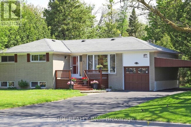 105 Park Ave in Newmarket, ON - Building Photo - Building Photo