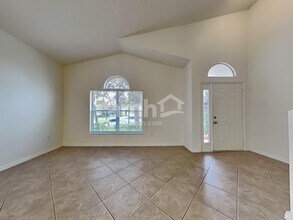 529 Brett Ct in Orlando, FL - Foto de edificio - Building Photo