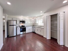 287 Hampton St in Eagle Lake, FL - Building Photo