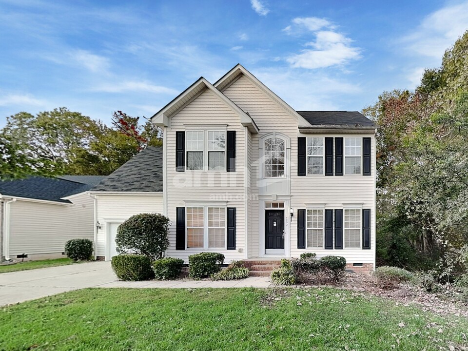 5092 Sunburst Ln in Charlotte, NC - Building Photo