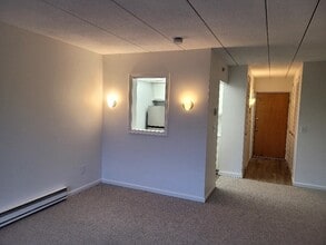 65 Webster St, Unit 207 in Weymouth, MA - Building Photo - Building Photo