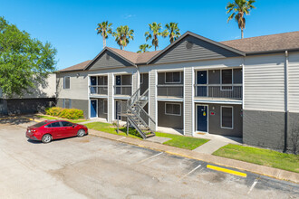 Latitude in Corpus Christi, TX - Foto de edificio - Building Photo