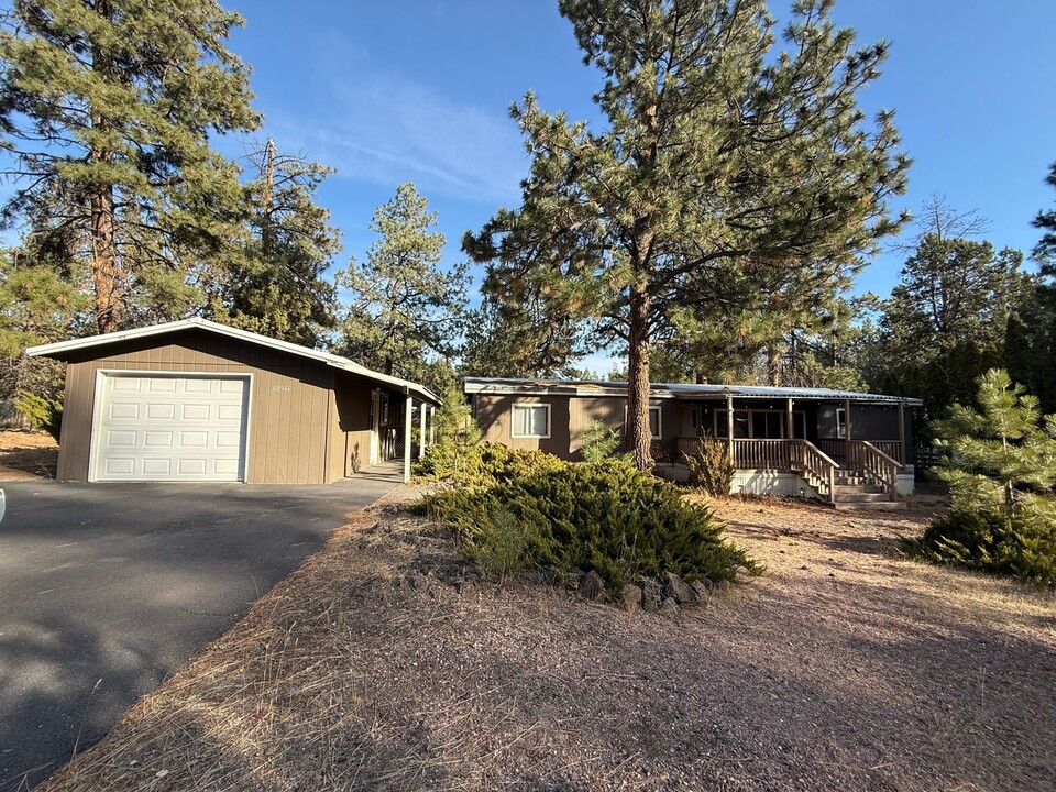 60946 Lodgepole Dr in Bend, OR - Foto de edificio