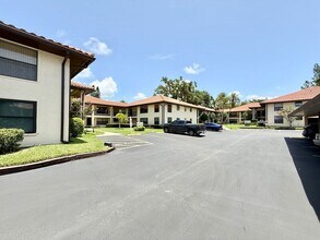 2212 Hammock Pine Blvd in Clearwater, FL - Building Photo - Building Photo