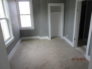 64 Poplar Ave in Newark, OH - Building Photo - Building Photo