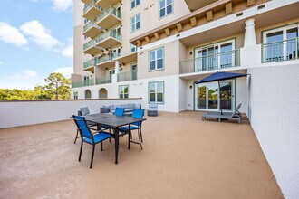 735 Pilot Ln in Merritt Island, FL - Foto de edificio - Building Photo