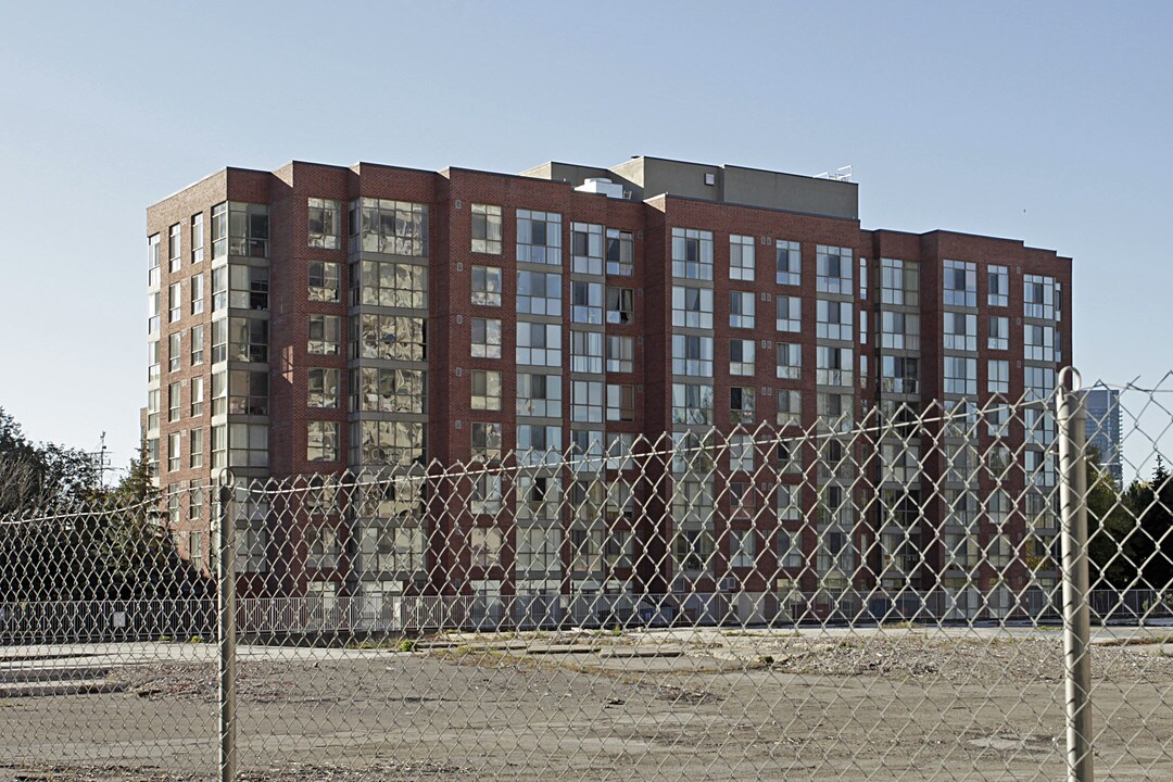 South Kingsway Village in Toronto, ON - Building Photo