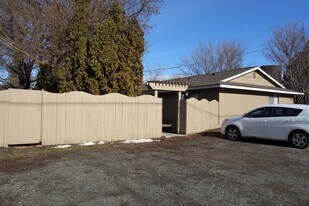 111 W 12th Ave in Ellensburg, WA - Building Photo