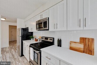 241 S 6th St in Philadelphia, PA - Building Photo - Building Photo