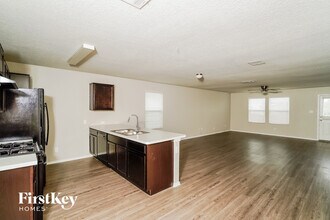 1936 Heather Glen Dr in New Braunfels, TX - Building Photo - Building Photo