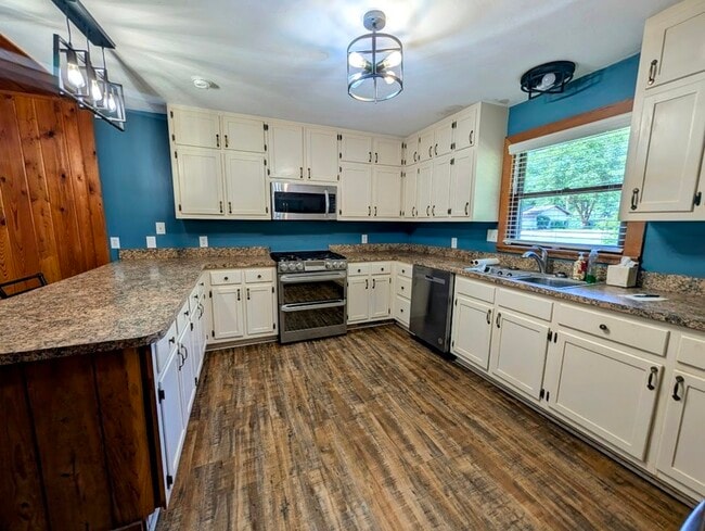 property at 115 Ferndale Dr
