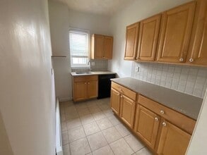 67 Nichols St in Everett, MA - Foto de edificio - Building Photo