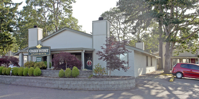 Oaks West Apartments in Tacoma, WA - Building Photo - Building Photo