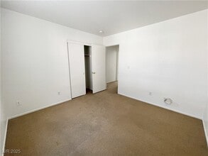 1245 Orchard View St in Las Vegas, NV - Foto de edificio - Building Photo
