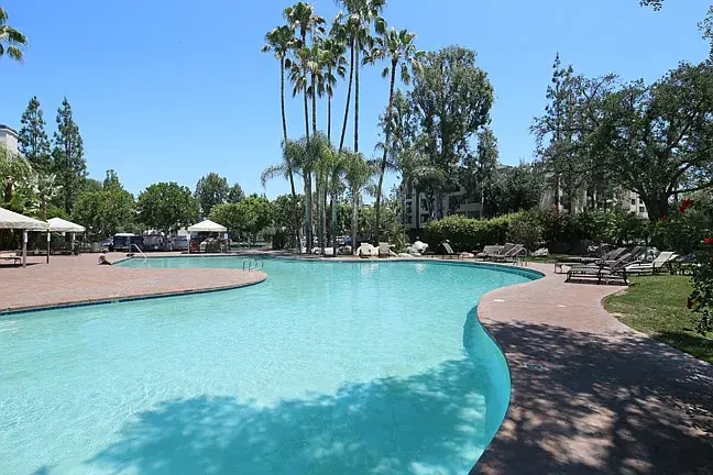5565 Canoga Ave, Unit 113