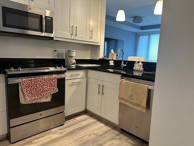 100 Station Landing, Unit 402 in Medford, MA - Building Photo - Building Photo